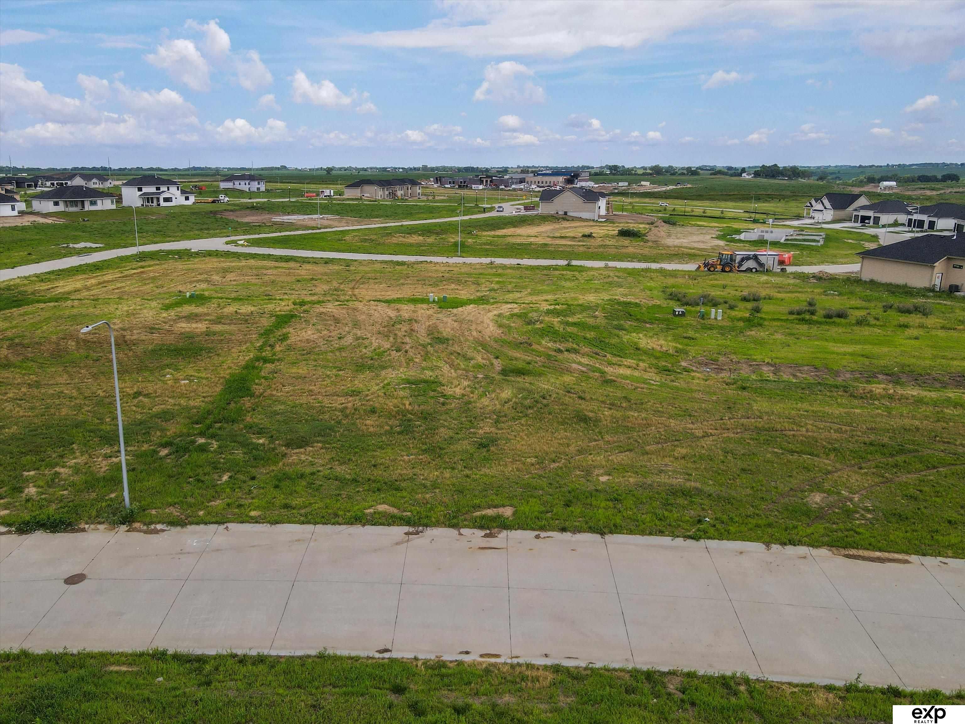 Land in Elkhorn