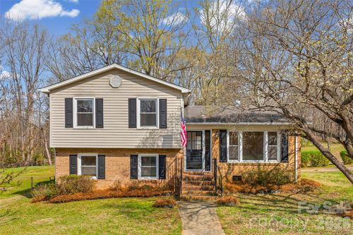 5322 Larewood Dr, Charlotte, NC, 28215-9694 | Card Image