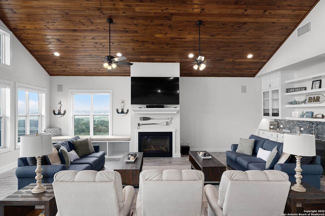 1447 Tamarack Dr, House other with 6 bedrooms, 9 bathrooms and null parking in Canyon Lake TX | Image 8