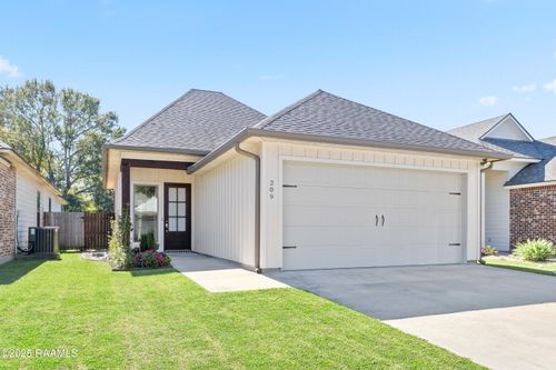 209 Twin Meadow Ln, Lafayette, LA, 70508-8196 | Card Image