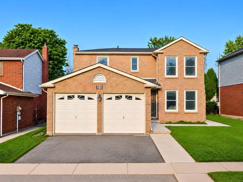 35 Golden Meadow Dr, Kitchener, ON, N2N2L9 | Card Image