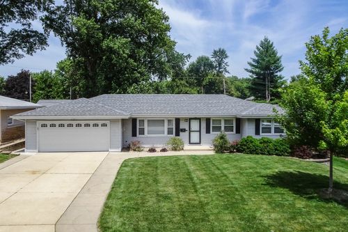 16 Woodruff Dr, Bloomington, IL, 61701-3341 | Card Image