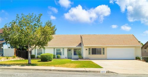 977 N Driftwood Ave, Rialto, CA, 92376-3942 | Card Image