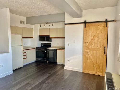 apt-628-1 Landmark Sq, Port Chester, NY, 10573-3354 | Card Image