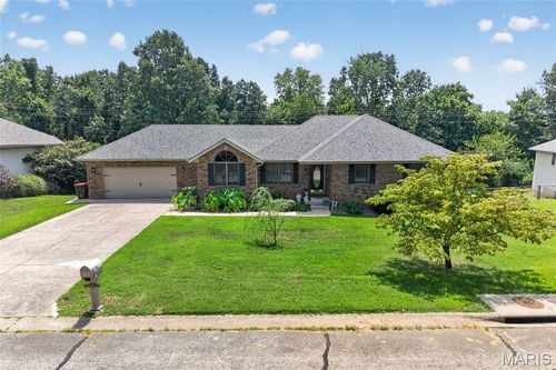 800 Rosewood Dr, Lebanon, MO, 65536-4075 | Card Image