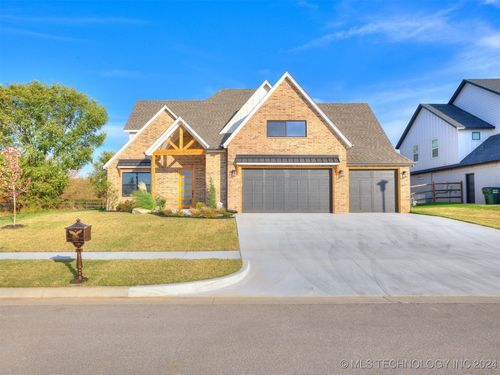 7211 Hawthorne Lane, Owasso, OK, 74055 | Card Image