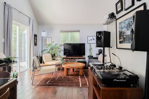 3301 Doolin Dr, Austin, TX, 78704-6012 | Card Image