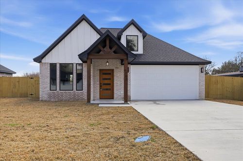 6700 Willow St, Groves, TX, 77619-5768 | Card Image