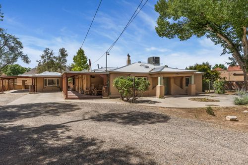 2918 Mountain Rd Nw, Albuquerque, NM, 87104-1745 | Card Image