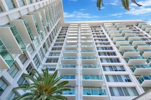 218-1000 W Ave 218, Miami Beach, FL, 33139 | Card Image