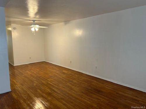 14438 184th St, Springfield Gardens, NY, 11413-3229 | Card Image