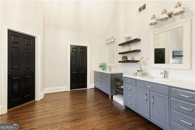 640 Lake Medlock Dr, House other with 6 bedrooms, 5 bathrooms and 2 parking in Johns Creek GA | Image 28