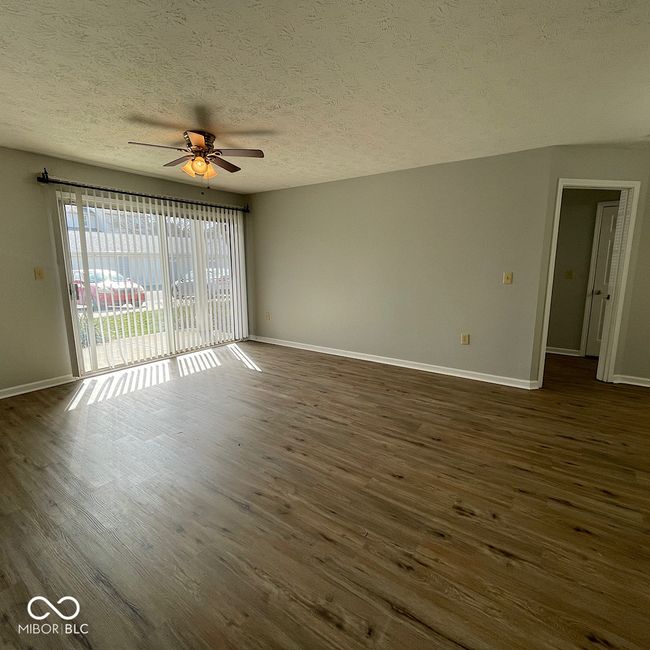 UNIT-101 - 8314 Glenwillow Ln, Condo with 2 bedrooms, 2 bathrooms and null parking in Indianapolis IN | Image 5