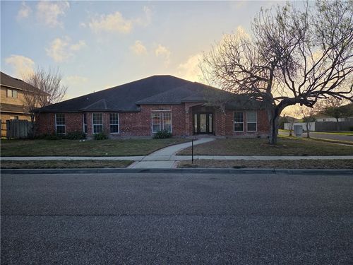 4201 Lake Apache Dr, Corpus Christi, TX, 78413-5821 | Card Image