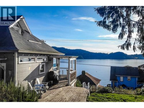 811 Marine Dr, Gibsons, BC, V0N1V1 | Card Image