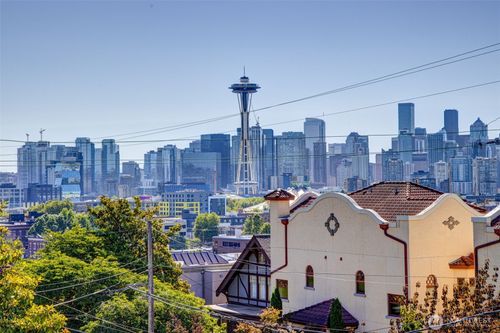 apt-301-500 W Olympic Pl, Seattle, WA, 98119-3650 | Card Image