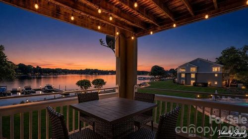 29-1338 Torrence Cir, Davidson, NC, 28036-9401 | Card Image