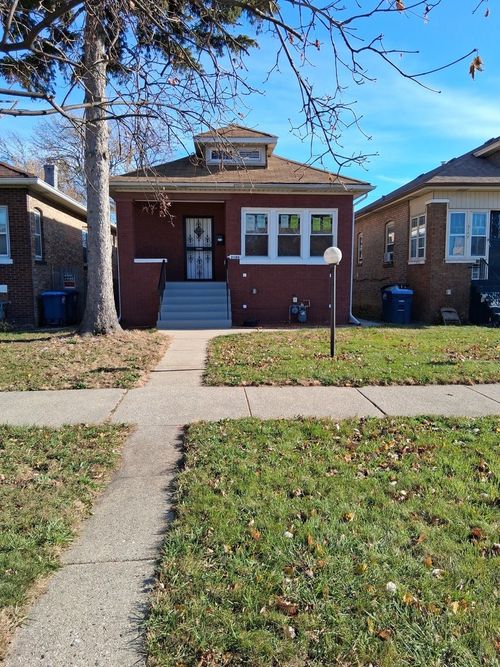 2105 S 7th Ave, Maywood, IL, 60153-3222 | Card Image
