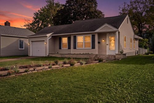 1311 W 5th St, Winona, MN, 55987-2316 | Card Image