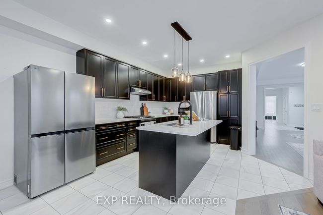42 Prunella Cres, House attached with 4 bedrooms, 4 bathrooms and 4 parking in Holland Landing ON | Image 10
