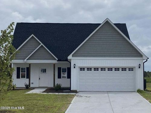 114 Chester Pl, Pikeville, NC, 27863-8143 | Card Image