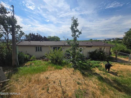 2040 Selah Naches Rd, Yakima, WA, 98908-9052 | Card Image