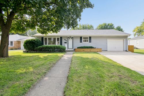 654 W River St, Bourbonnais, IL, 60914-1879 | Card Image