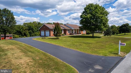 22 Ireland Dr, Falling Waters, WV, 25419-3689 | Card Image