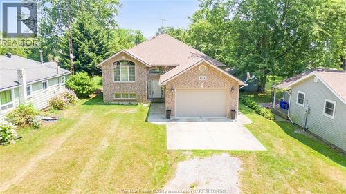 {{alt}} | Card Image