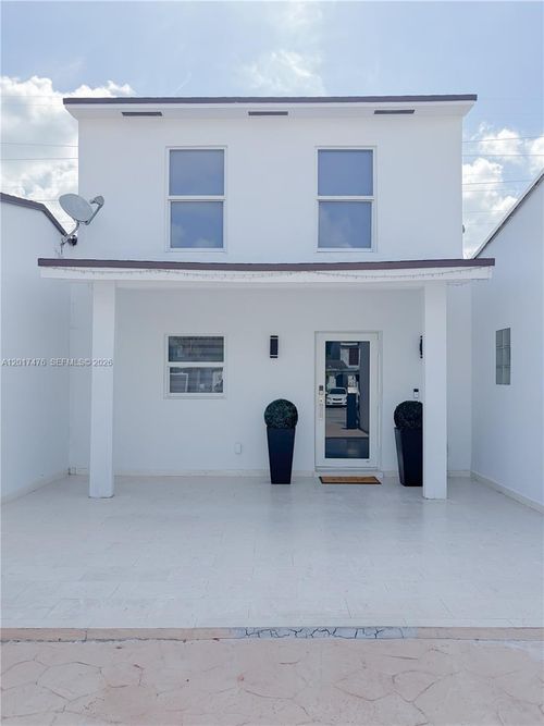 6709 W 15th Ct, Hialeah, FL, 33012 | Card Image