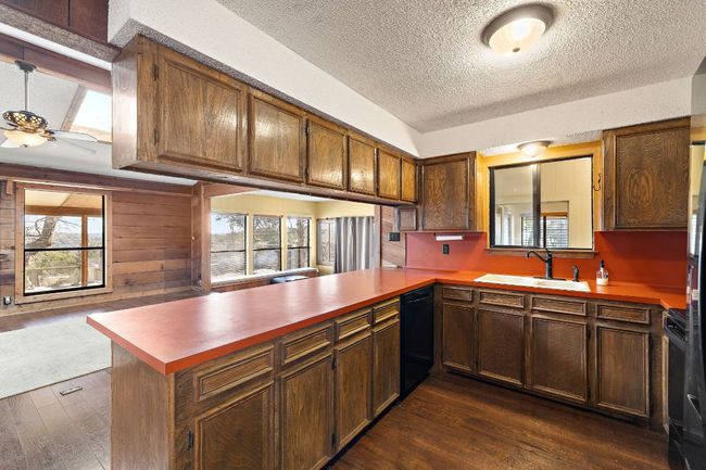 Kitchen | Image 18