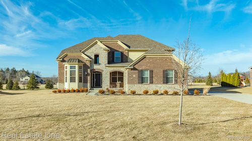 101 Oakland Crest Dr, Oakland Twp, MI, 48306-3453 | Card Image