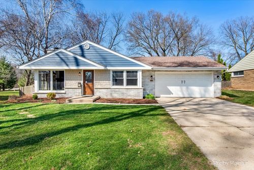 105 April Ln, North Aurora, IL, 60542-1203 | Card Image
