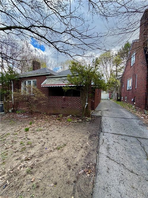 119 Upland Ave, Youngstown, OH, 44505-2562 | Card Image