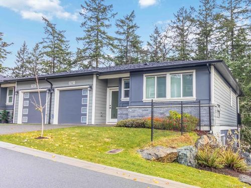 1943 W Park Lane, View Royal, BC, V9B5Z2 | Card Image