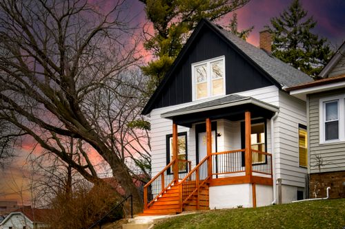 300 E Rosedale Ave, Milwaukee, WI, 53207-2068 | Card Image