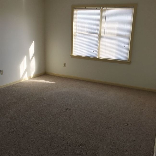 APT-302 - 7 Railroad Ave, Condo with 2 bedrooms, 1 bathrooms and null parking in Derry NH | Image 30