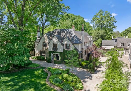 1550 Queens Rd W, Charlotte, NC, 28207-2402 | Card Image