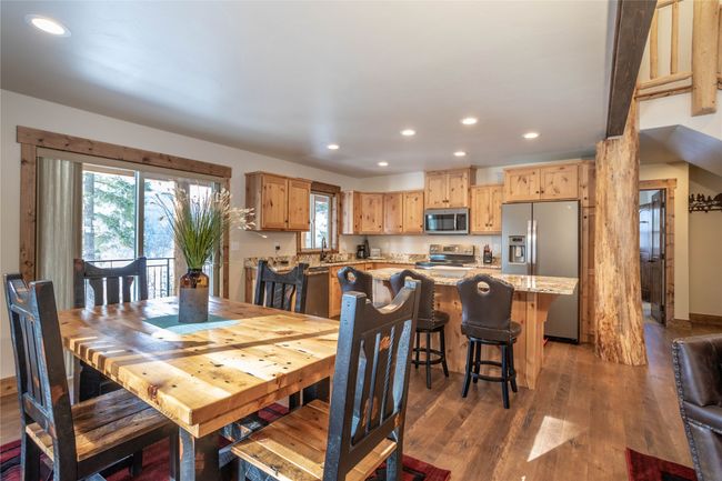 Dining area looking toward kitchen | Image 33