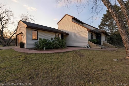13875 Neal Rd, Davisburg, MI, 48350-3327 | Card Image