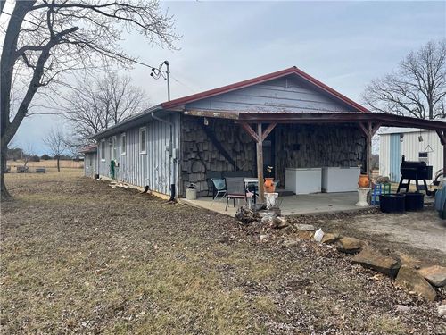 10304 W 399th St, Lacygne, KS, 66040-4055 | Card Image