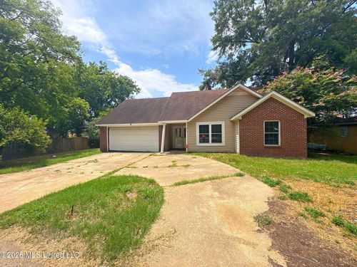 911 Edwards St, Leland, MS, 38756-2501 | Card Image
