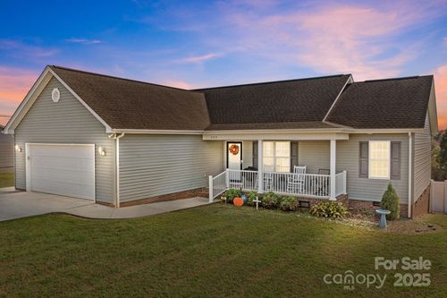 200 Stable Brook Ln, Taylorsville, NC, 28681-4265 | Card Image
