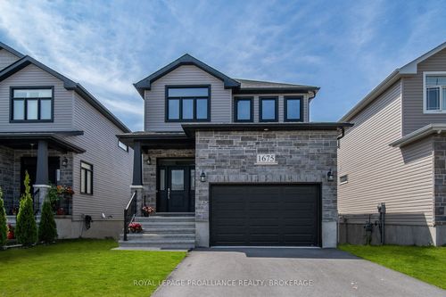 {{alt}} | Card Image