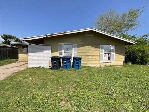 1302 Crosby St, Portland, TX, 78374-2415 | Card Image