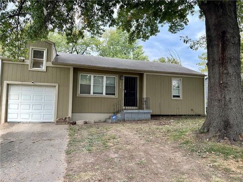 7426 Indiana Ave, Kansas City, MO, 64132-1910 | Card Image