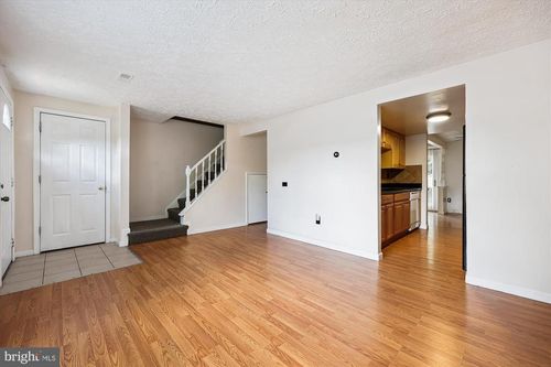 11116 Cedarbluff Ln, GERMANTOWN, MD, 20876-1334 | Card Image