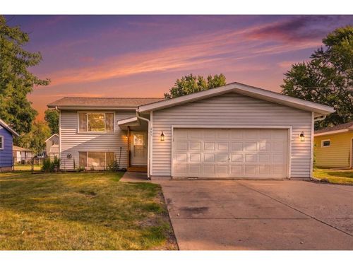 205 W Elm St, ROBERTS, WI, 54023-9714 | Card Image