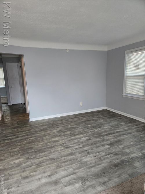 19341 Warwick St, Detroit, MI, 48219-2716 | Card Image