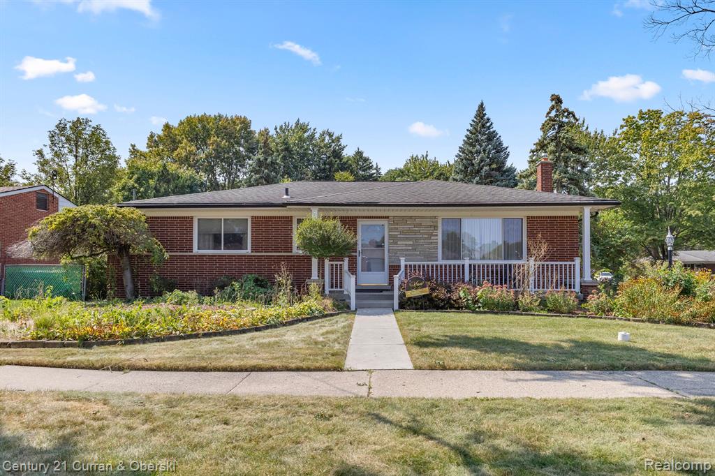 Santa Ana Dr, Warren, MI 48093